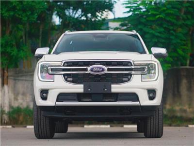 Ford Everest Titanium 4x2 2023 ra mắt, thêm tính năng an toàn và camera 360 độ, giá tăng 41 triệu đồng