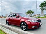 Xe công chức đang đi, tự động bản full có cửa sổ trời